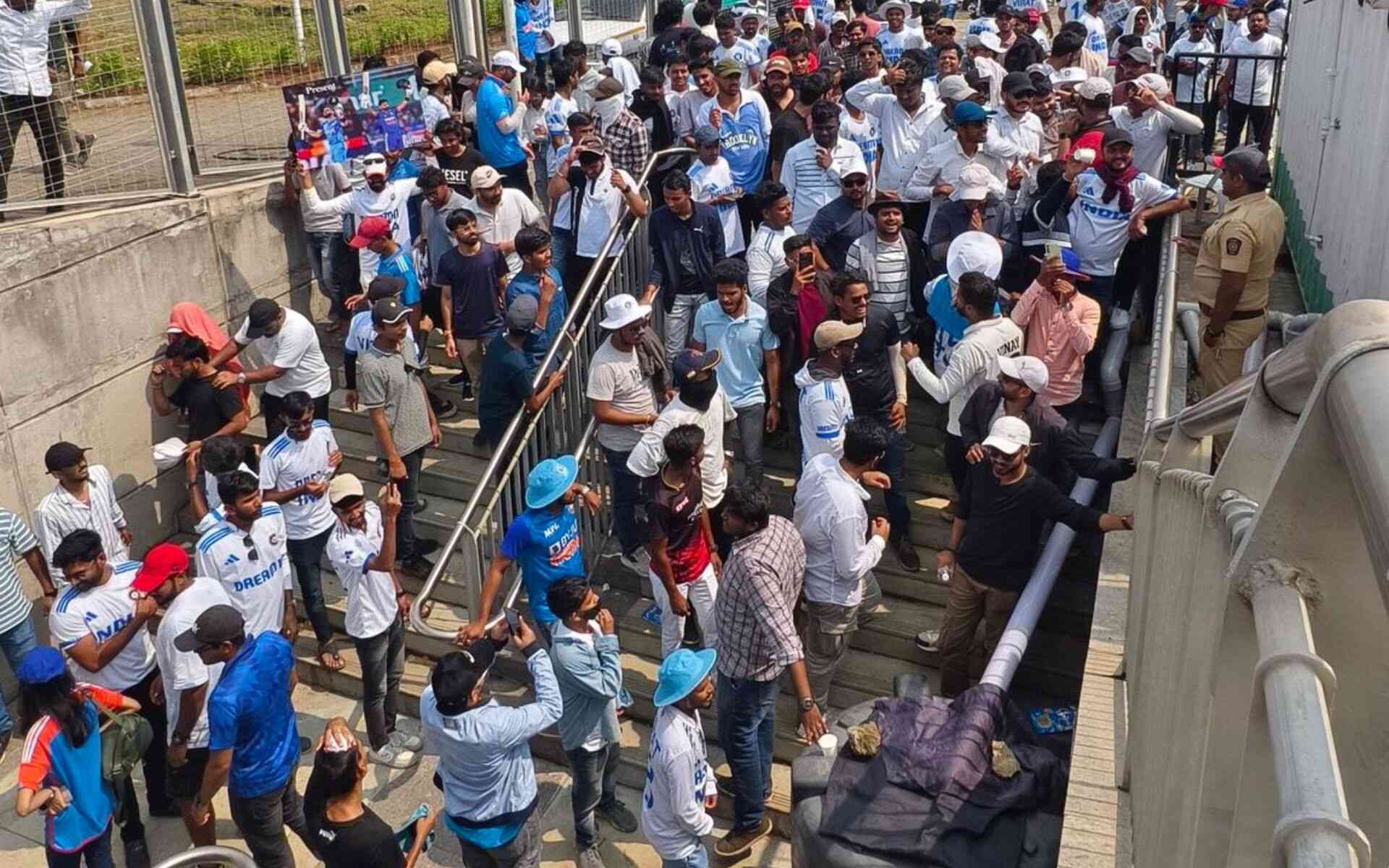 'MCA Hume Paani Do...,' Fans Protest Against Water Shortage During IND vs NZ 2nd Test In Pune